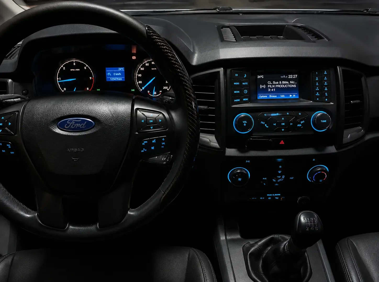 Ford Everest 2017 Dashboard and steering wheel